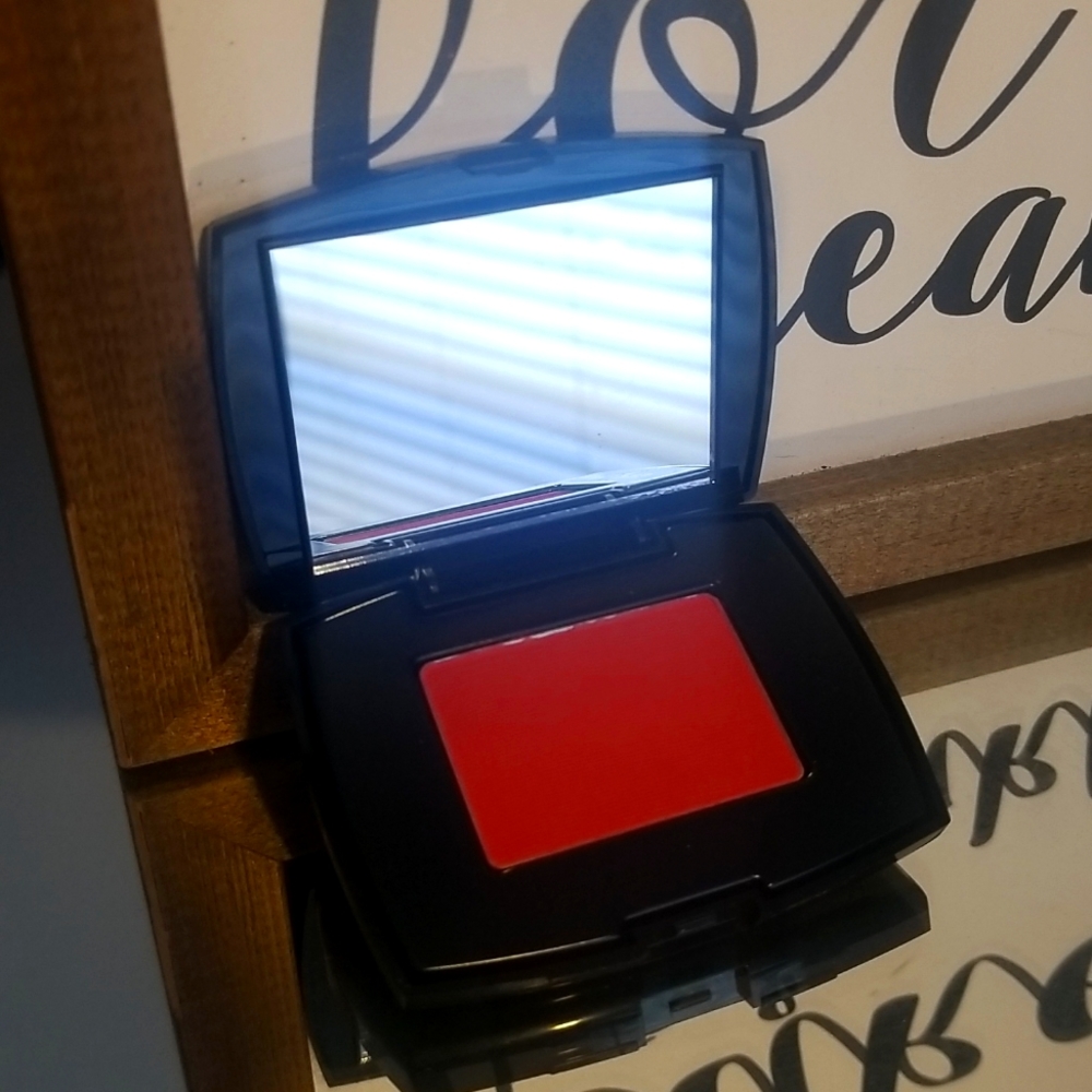 Blushing Subtil - Picture 2 of 2